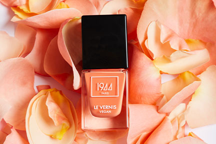 A free nail lacquer vegan of your choice from 90€ purchase
