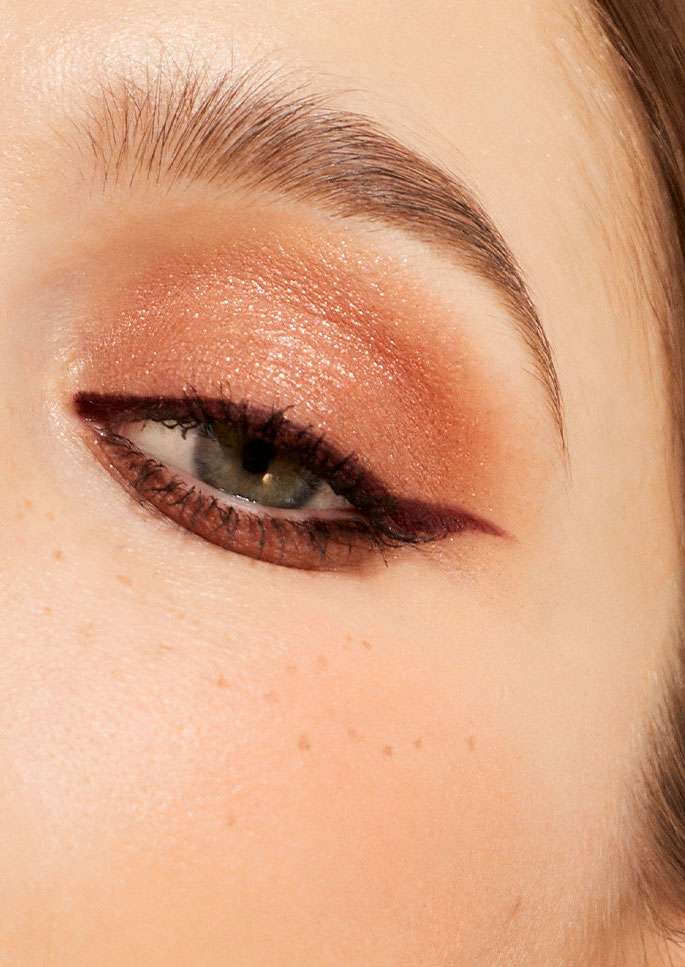 Peach evening makeup