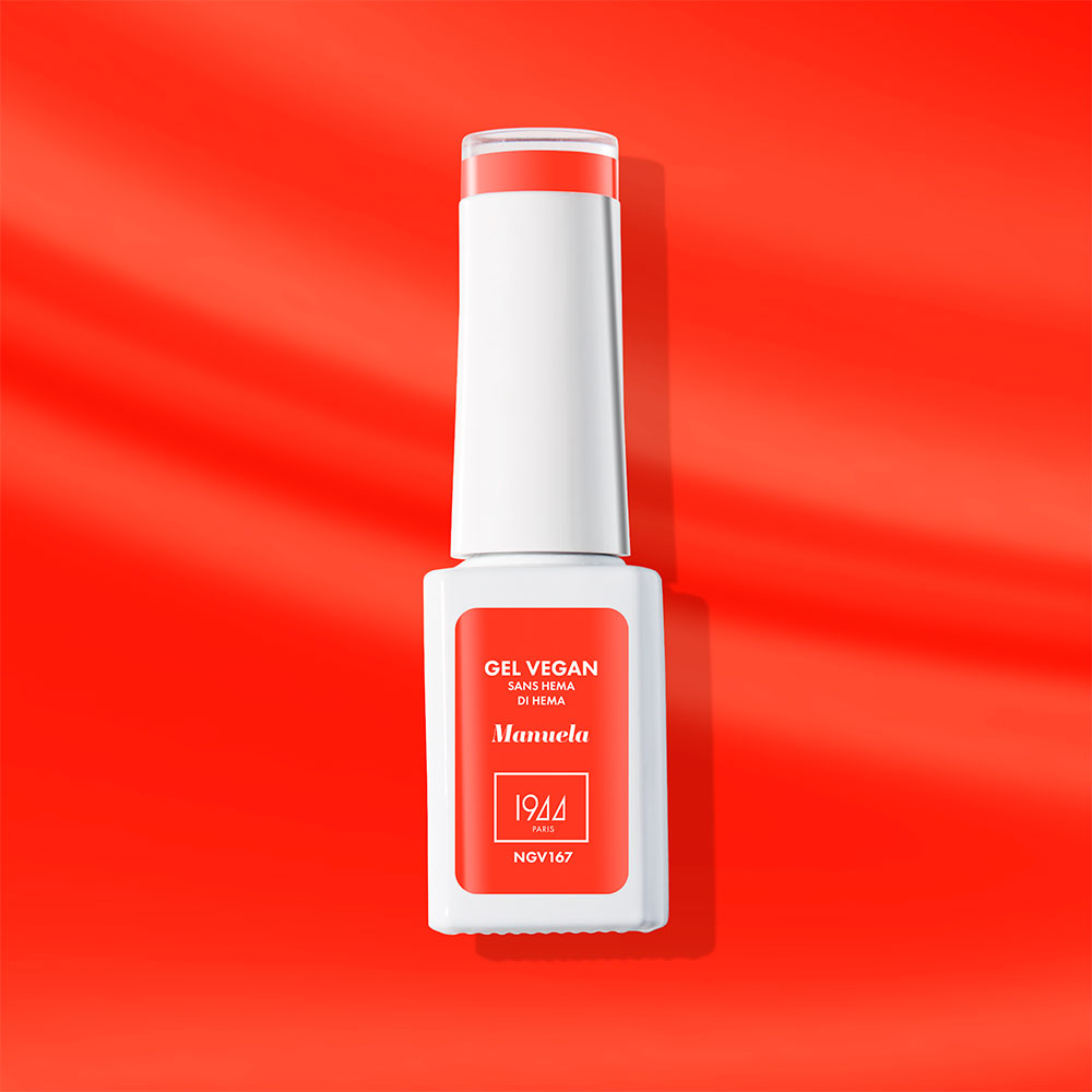 Le Gel Vegan Manuela, un corail intense, évoquant la chaleur et l'énergie des tropiques, pour une touche de fraîcheur audacieuse et de vitalité.